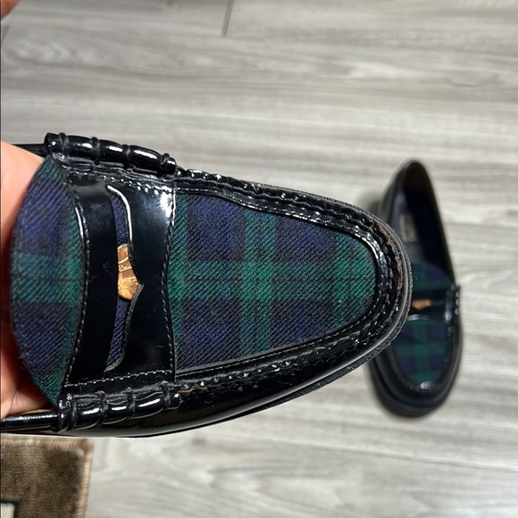 G H Bass & Co Weejuns Black and Green Plaid Loafers (9) - Picture 13 of 14